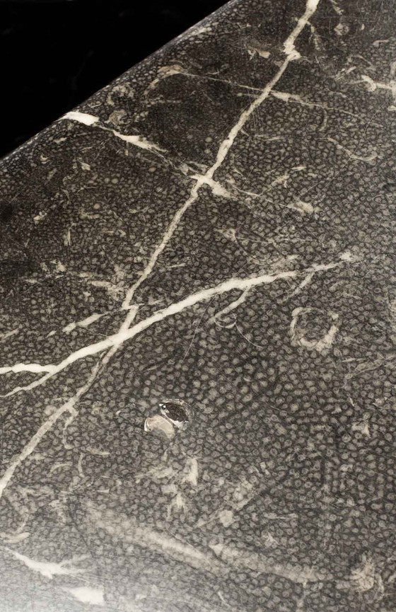 Image 1 of Beistelltische aus schwarzem Carrara-Marmor der Mitte des Jahrhunderts