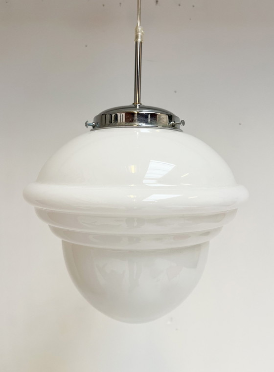 Image 1 of Opalglas-Deckenleuchte mit Kabel aus den 1960er Jahren