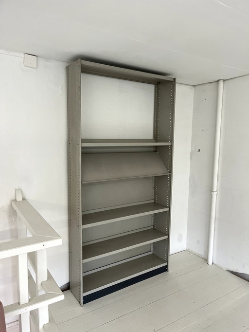 Friso Kramer Stabilux Ahrend Schrank