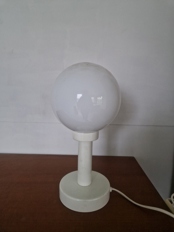 Image 1 of Space Age Opaline Globe Lampe