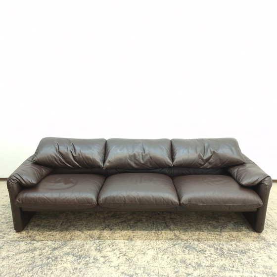 Image 1 of Cassina Maralunga Designersofa Ledersofa Dreisitzer braun Magistretti Couch