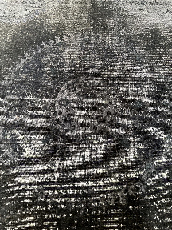 Image 1 of Vintage-Rosen-Kilim