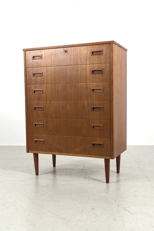 Hohe Vintage Kommode