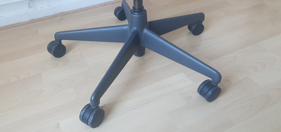 Image 1 of Herman Miller Mirra Büro