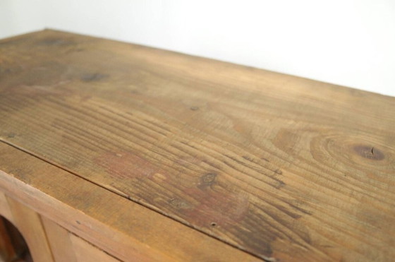 Image 1 of Vitrine Aus Massivem Nussbaum Mitte Xx.