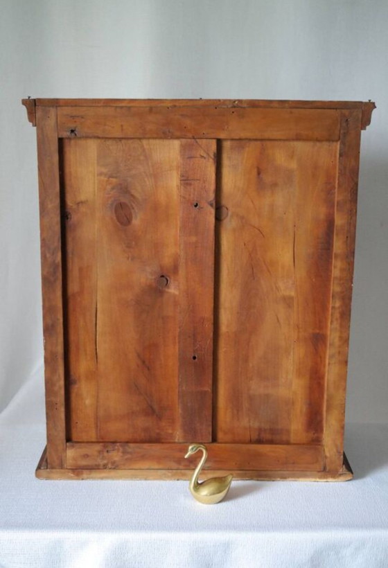 Image 1 of Vitrine Aus Massivem Nussbaum Mitte Xx.