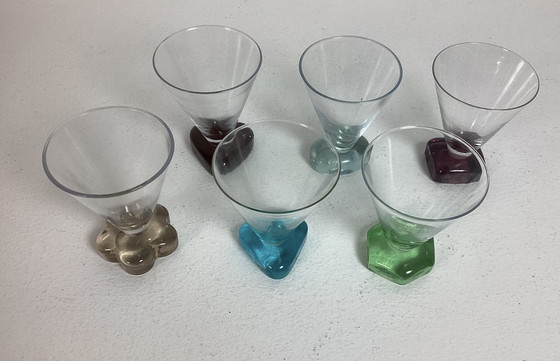 Image 1 of Satz farbiger Art-Déco-Gläser mit passendem Tablettglas
