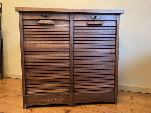 Geschlossener Aktenschrank Art Deco 1930er Jahre Französisch 81 Cm.