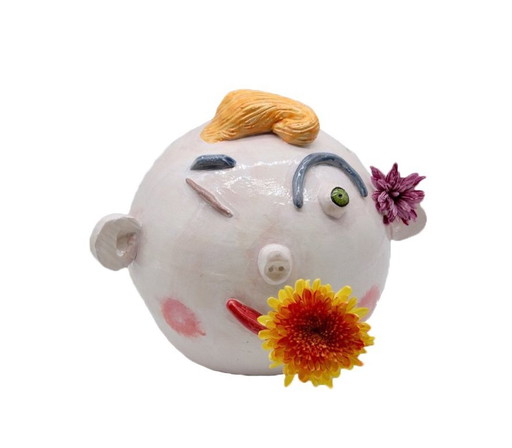 Zeitgenössische handgefertigte Vase - Bukolische Skulptur - Blumenpicknick-Kopf - Emaille - Max Modolo - 2021