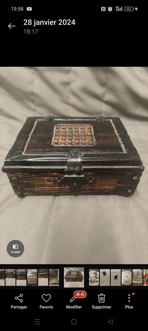 Vintage Schmuck Box On Wood