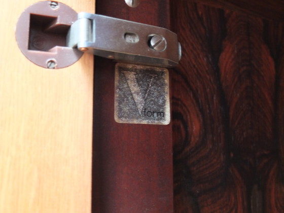 Image 1 of V-Form 'Tecton' Anrichte