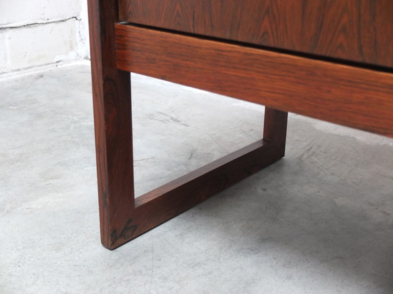 Image 1 of V-Form 'Tecton' Anrichte