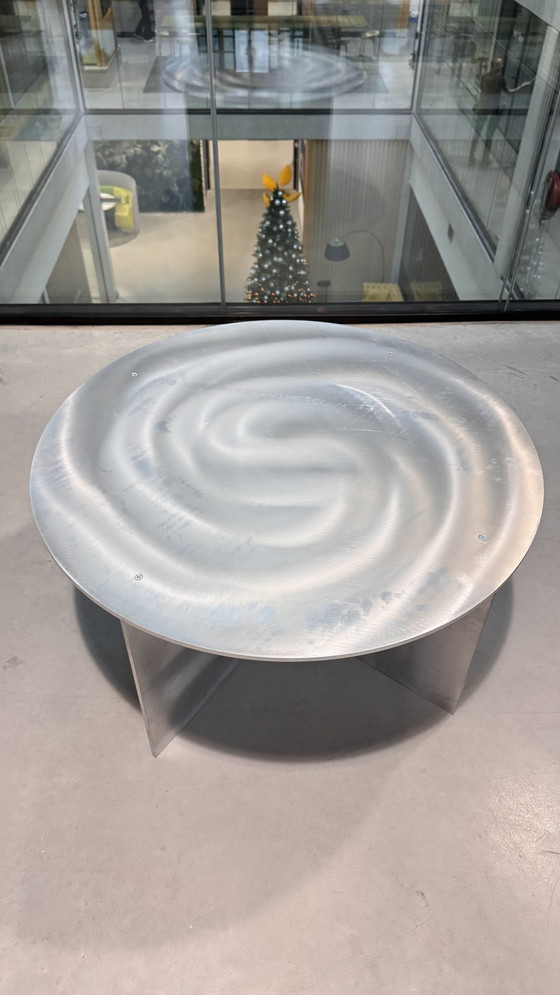 Image 1 of Aluminium Couchtisch Rund - Minimalistisches Design mit industriellem Charme