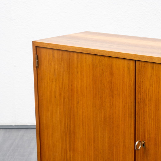 Image 1 of 60er Jahre Kommode Nußbaum, restauriert, 88cm