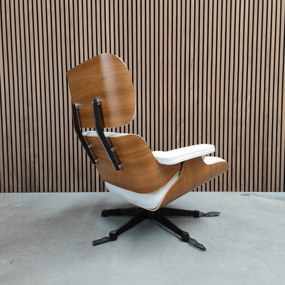 Image 1 of Vitra Eames Lounge Chair
