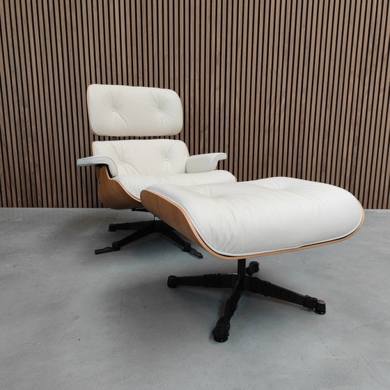 Image 1 of Vitra Eames Lounge Chair