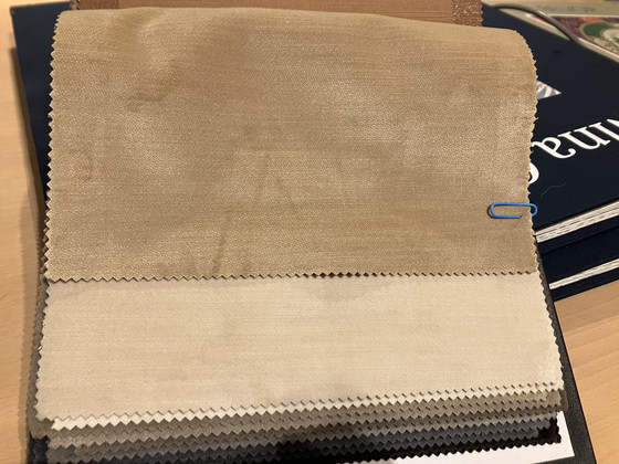 Image 1 of 6 x Nobilis-Samtkissen