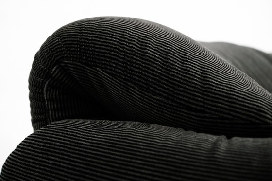Image 1 of Cassina Maralunga Vico Magistretti schwarzgrau gestreift