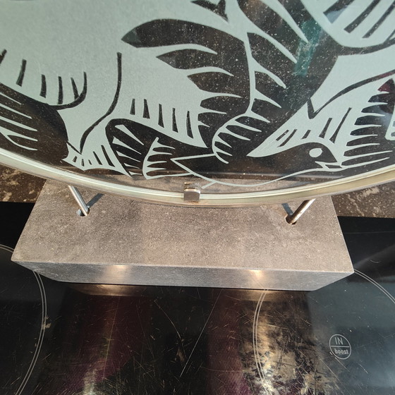 Image 1 of Einzigartige Glaswaren auf einem Sockel Metamorphose von MC Escher.