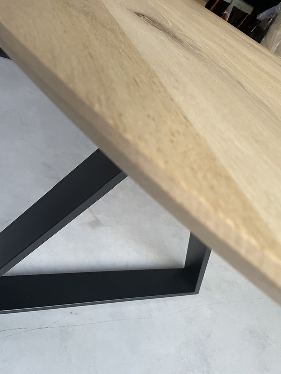 Image 1 of Ovaler Esstisch aus Eiche von Melchior Interior