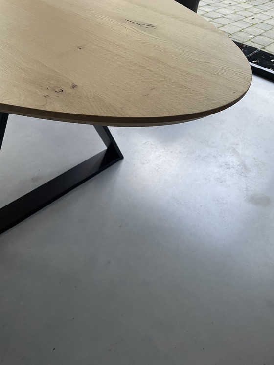 Image 1 of Ovaler Esstisch aus Eiche von Melchior Interior