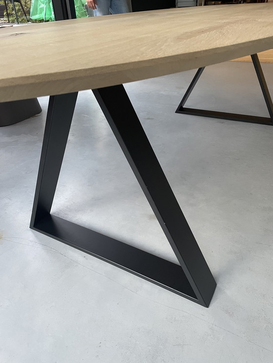 Image 1 of Ovaler Esstisch aus Eiche von Melchior Interior