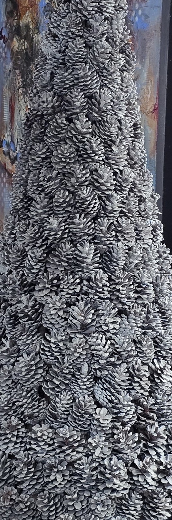 Image 1 of Künstlicher Weihnachtsbaum aus natürlichen Materialien