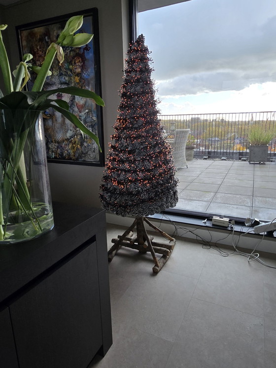 Image 1 of Künstlicher Weihnachtsbaum aus natürlichen Materialien