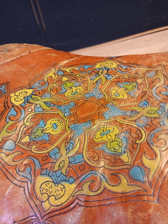 Image 1 of Ägyptisches Kamel Fußhocker Leder und Holz Vintage