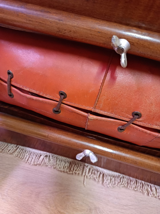 Image 1 of Ägyptisches Kamel Fußhocker Leder und Holz Vintage