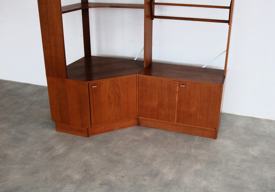 Image 1 of Alter schwedischer Eckschrank, Ladenschrank