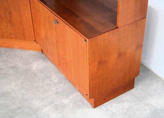 Image 1 of Alter schwedischer Eckschrank, Ladenschrank