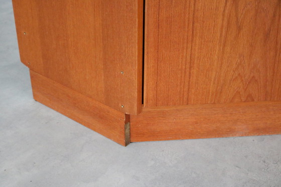 Image 1 of Alter schwedischer Eckschrank, Ladenschrank