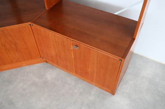 Image 1 of Alter schwedischer Eckschrank, Ladenschrank