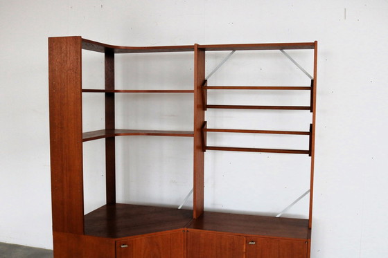 Image 1 of Alter schwedischer Eckschrank, Ladenschrank