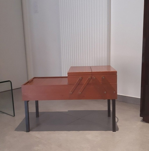 Vintage Beistellmöbel - Skandinavische Arbeiterin - Aufbewahrungsmöbel - Antik