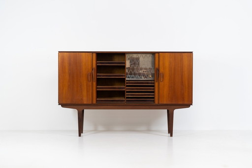 Dänisches Highboard aus Teakholz, 1960er Jahre.