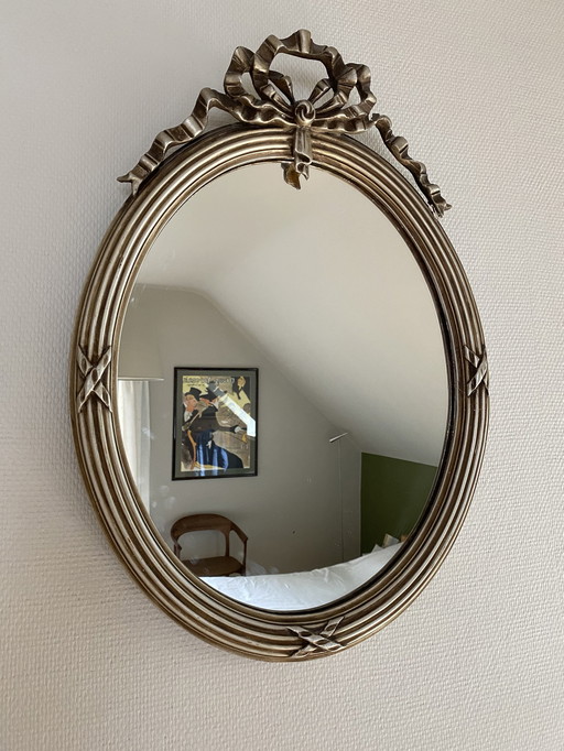 Vintage ovaler Spiegel
