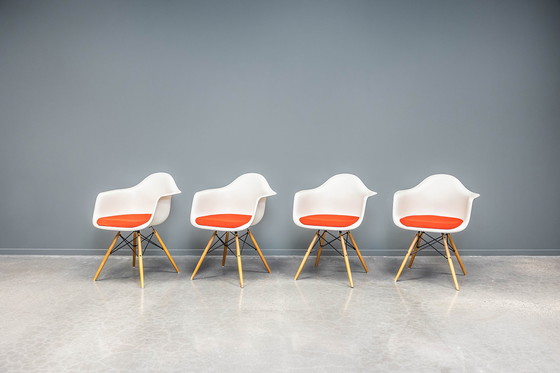 Image 1 of Eames DAW-Stühle