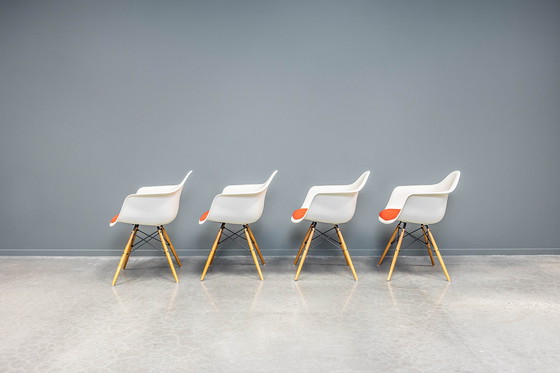 Image 1 of Eames DAW-Stühle