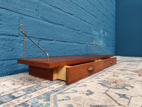 Image 1 of Vintage-Wandregal mit Schubladen