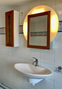 Villeroy En Boch Design Waschbecken, Wasserhahn und Toilette