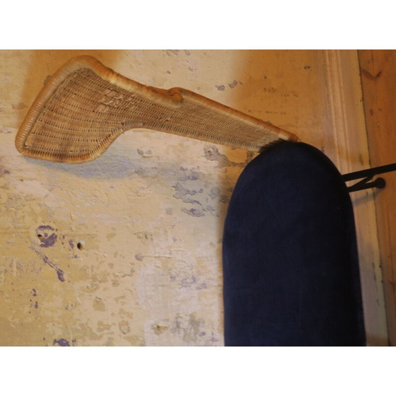 Image 1 of 4 Stühle aus schwarzem Metall, Rattan und blauem Samt, Italien 1950