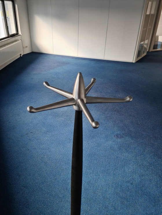 Image 1 of Toshiyuki Kita Magis Wiking Kleiderständer