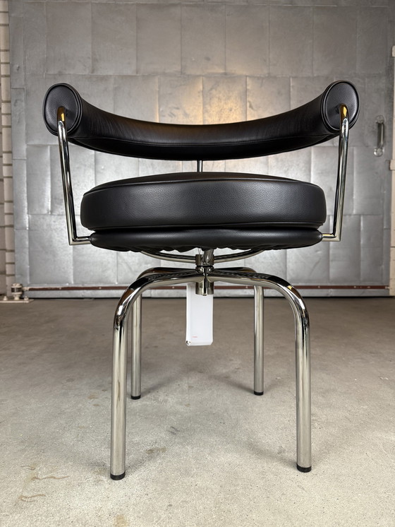 Image 1 of Cassina Lc7 Sessel von Le Corbusier (Mehr auf Lager)