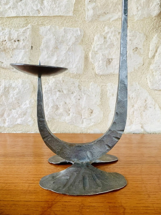 Image 1 of Französischer, brutalistischer Stil, zweiarmige, eiserne Kerzenständer, 2er-Set