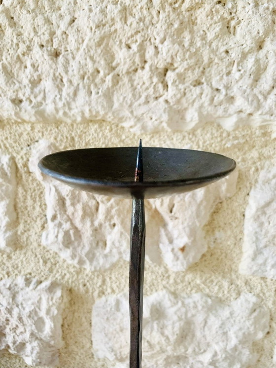 Image 1 of Französischer, brutalistischer Stil, zweiarmige, eiserne Kerzenständer, 2er-Set