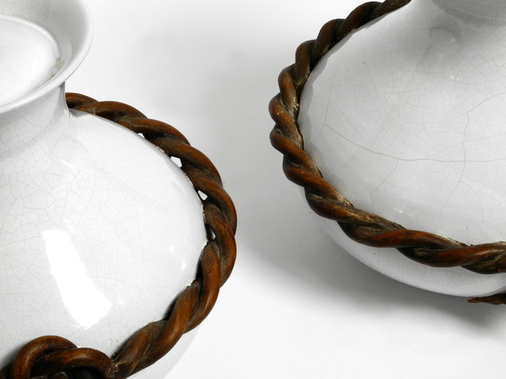 Image 1 of Zwei schöne riesige italienische Keramik-Tischlampen aus der Mitte des Jahrhunderts mit originalen Lampenschirmen