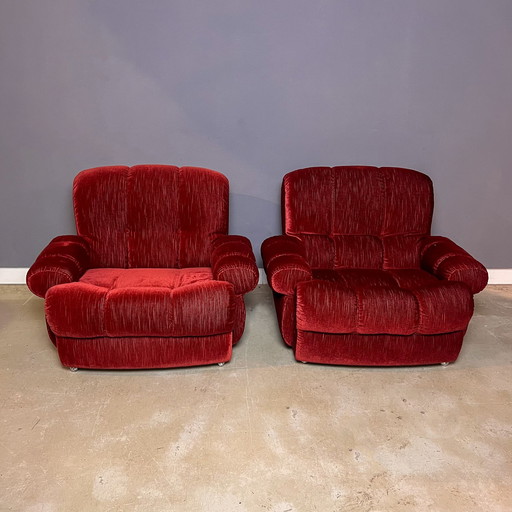 Set/2 Lounge-Sessel aus rotem Samt