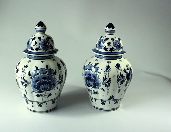 Image 1 of 2 Delft Vasen Mit Deckel Als Set, Handgemalt, Vintage